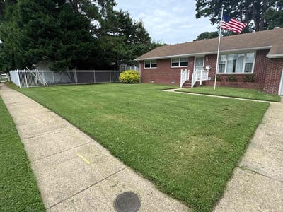 Lawn care service in Norfolk, 23518