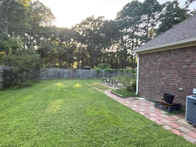 Lawn care service in Conway, 72032
