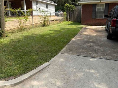 Lawn care service in Mobile, 36605