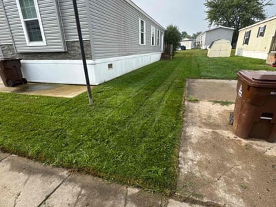 Lawn care service in East Lansing, 48823
