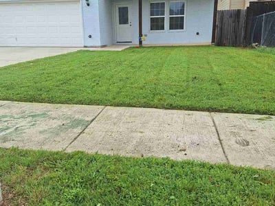 Lawn care service in Fort Worth, 76104