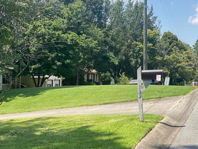 Lawn care service in Woodstock, 30188