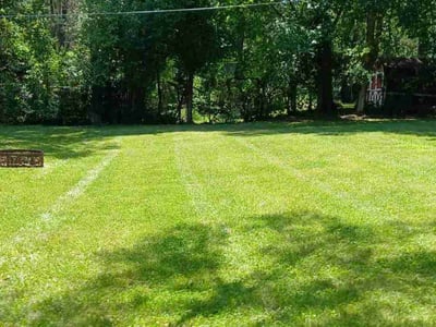 Lawn care service in Kansas City, 64137
