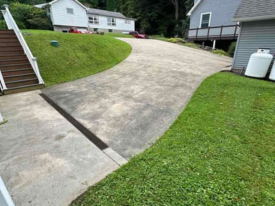 Lawn care service in Hanoverton, 44423