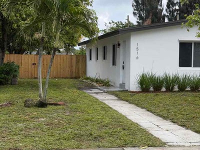 Lawn care service in Fort Lauderdale, 33311