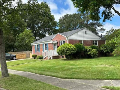 Lawn care service in Norfolk, 23509
