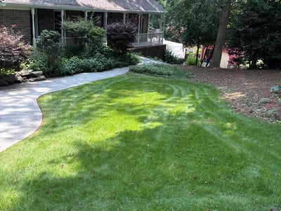 Lawn care service in Lilburn, 30047
