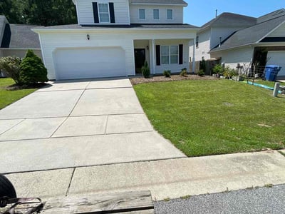 Lawn care service in Fuquay-Varina, 27526