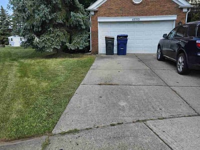 Lawn care service in Canton, 48187