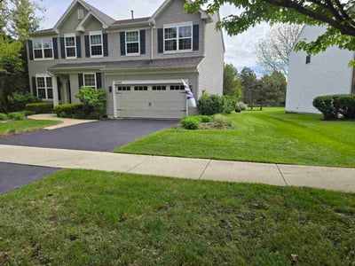 Lawn care service in Aurora, 60503
