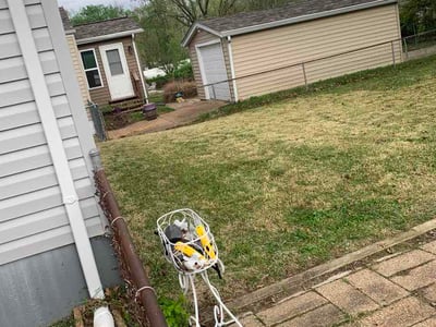 Lawn care service in St. Louis, 63127