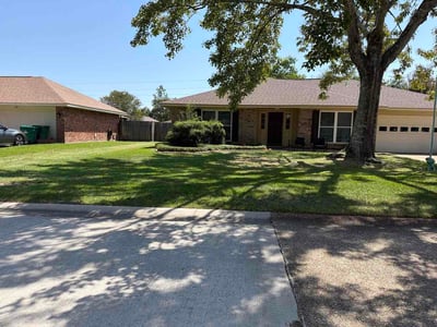 Lawn care service in Slidell, 70461