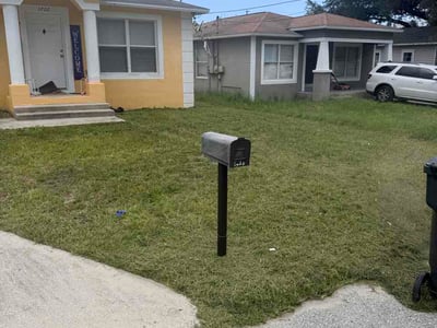 Lawn care service in Tampa, 33619