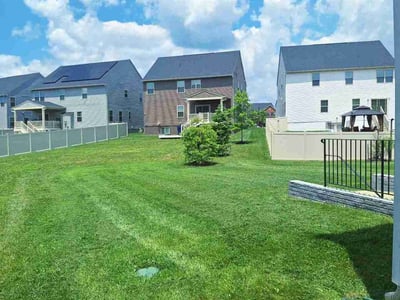 Lawn care service in Brandywine, 20613