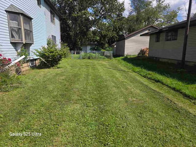 Lawn care service in Erie, 16510