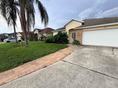 Lawn care service in Davenport, 33897