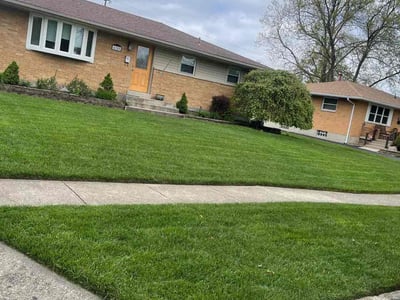 Lawn care service in Kettering, 45440