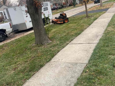 Lawn care service in Clarendon Hills, 60514