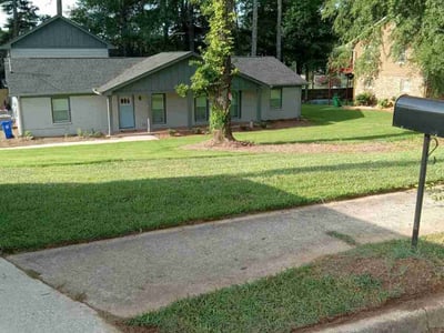Lawn care service in Decatur, 30034