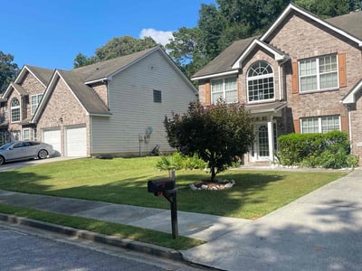 Lawn care service in Fairburn, 30213