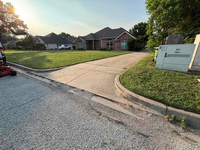 Lawn care service in North Richland Hills, 76182