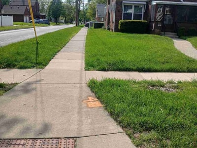 Lawn care service in Toledo, 43613