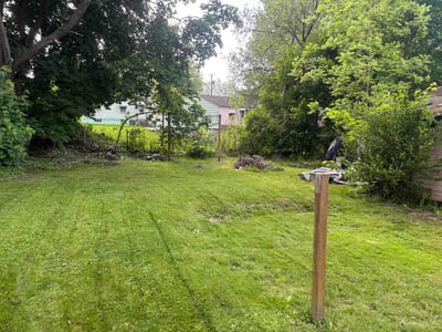 Lawn care service in Youngstown, 44502