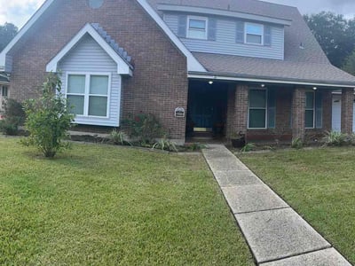 Lawn care service in New Orleans, 70114