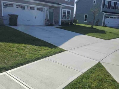 Lawn care service in Greenfield, 46140