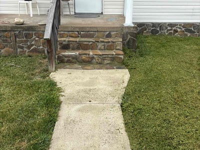 Lawn care service in Saint Albans, 25177