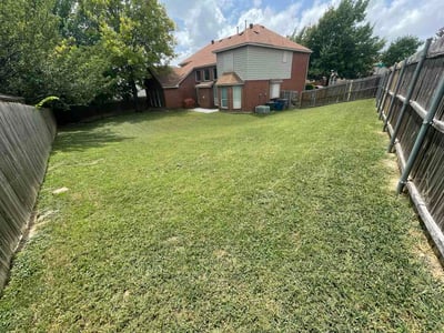 Lawn care service in Dallas, 75249