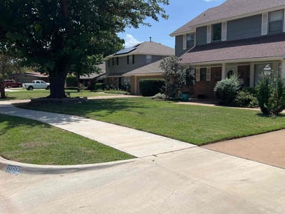 Lawn care service in Oklahoma City, 73120