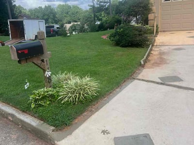 Lawn care service in Stone Mountain, 30088