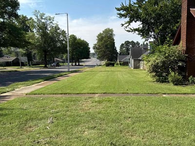 Lawn care service in Memphis, 38115
