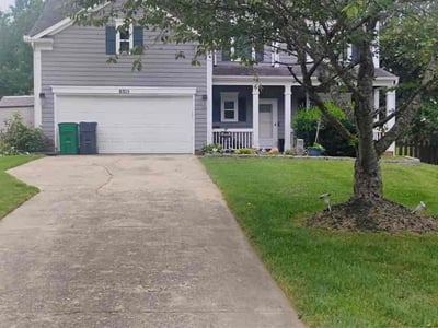 Lawn care service in Charlotte, 28215