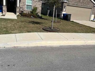 Lawn care service in San Antonio, 78221