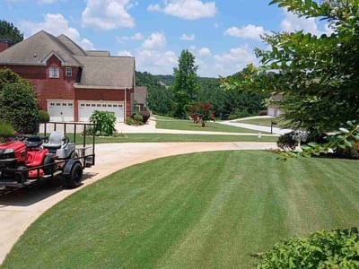 Lawn care service in Stockbridge, 30281
