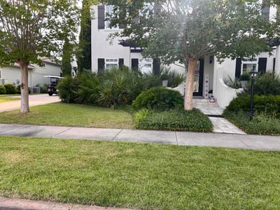 Lawn care service in Panama City Beach, 32407