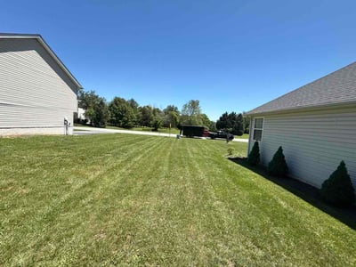 Lawn care service in Ranson, 25438