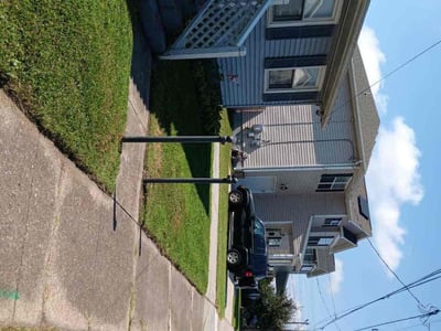 Lawn care service in Norfolk, 23523