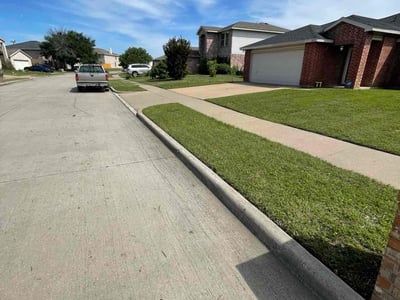 Lawn care service in Arlington, 76017