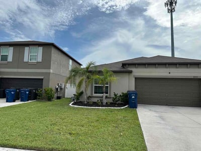 Lawn care service in Palmetto, 34221