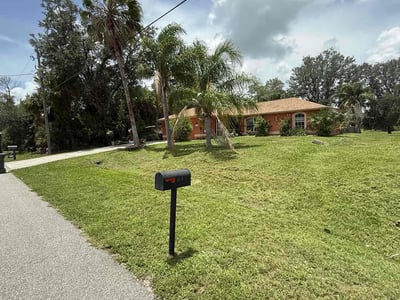 Lawn care service in North Port, 34286