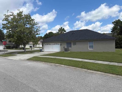 Lawn care service in Orlando, 32826