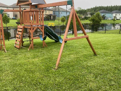 Lawn care service in Tampa, 33647