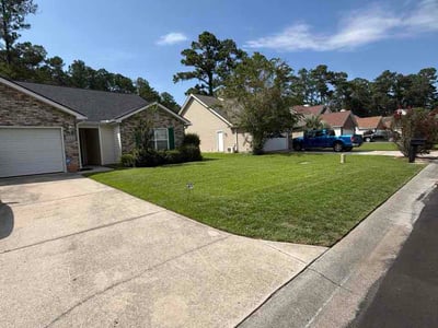 Lawn care service in Summerville, 29486