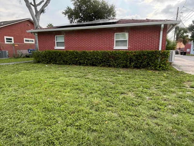Lawn care service in St. Petersburg, 33712