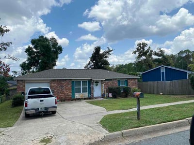 Lawn care service in Tallahassee, 32310