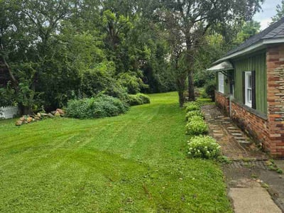 Lawn care service in Joliet, 60433