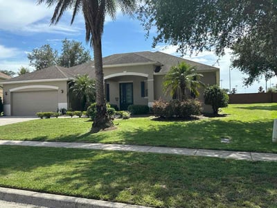 Lawn care service in Apopka, 32712